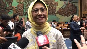  Ketua Komisi X DPR RI Hetifah Sjaifudian merespons rencana Menteri Pendidikan Dasar dan Menengah (Mendikdasmen) Abdul Mu'ti untuk mengkaji ulang pelaksanaan ujian nasional sebagai penentu kelulusan siswa.