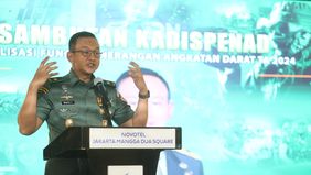 Peran vital penerangan dalam menjaga kepercayaan publik terhadap TNI AD di era informasi perlu diwaspadai, terutama terhadap hoaks dan disinformasi.