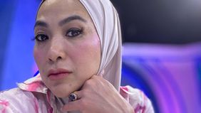 Feni Rose ikut nyinyir dan menanggapi soal kabar perceraian Baim Paula dan sidangnya digelar secara terbuka.