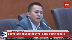 Mufti pun berharap Erick Thohir yang memiliki jaringan luar biasa karena pernah menangani sepak bola kelas internasional untuk turun tangan agar Indonesia tidak tergantung pada iPhone. 