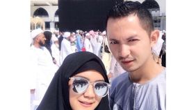 Siti Septi Ariyanti, atau yang akrab disapa Arie Rieyanthie, mengejutkan masyarakat dengan pengakuannya terkait perselingkuhan yang dilakukan oleh suaminya, Bimo Aryo Tejo.