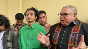 Vadel Badjideh sambangi Bidpropam Polri untuk mengadukan terkait laporan Nikita Mirzani.