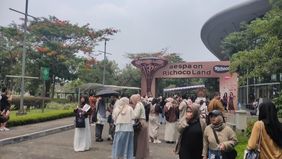 Ribuan penggemar Aespa, yang dikenal dengan nama MY, memenuhi ICE BSD City, Tangerang pada Sabtu, 9 November 2024 untuk acara meet & greet bertajuk "Richoco Land" yang digelar oleh Nabati.