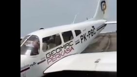 Pesawat mendarat darurat di Pantai Cemara Sewu.