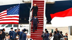 Presiden terpilih Amerika Serikat (AS),  Donald Trump menyebut Presiden RI, Prabowo Subianto sebagai sosok yang luar biasa. Pujian itu terekam dalam percakapan keduanya yang diunggah di akun instagram pribadi Prabowo, @prabowo, Minggu (10/11) malam W