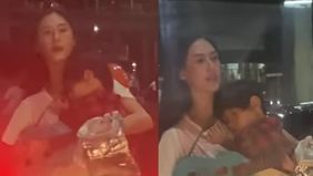 Pengamen wanita di Jakarta mencuri perhatian publik karena disebut mirip dengan artis cantik Anya Geraldine.