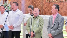 Majelis Kehormatan Hakim juga akan segera dibentuk.