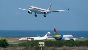 General Manager Bandara I Gusti Ngurah Rai, Ahmad Syaugi Shahab, mengungkapkan bahwa akibat erupsi Gunung Lewotobi Laki-laki di Nusa Tenggara Timur, sebanyak 22 penerbangan internasional dibatalkan.