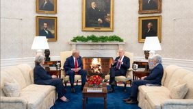 Presiden terpilih Donald Trump bertemu dengan Presiden Amerika Serikat, Joe Biden, di Gedung Putih pada Rabu, 13 November 2024.