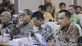 Menteri Sekretaris Negara (Mensesneg) Prasetyo Hadi menyatakan bahwa kementeriannya sedang menerapkan langkah efisiensi dalam perjalanan dinas ke luar negeri, sesuai dengan instruksi Presiden Prabowo Subianto.