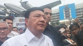 Menteri Koordinator Bidang Politik dan Keamanan, Budi Gunawan, berkomitmen untuk mengungkap kasus judi online yang melibatkan pegawai Kemenkomdigi.