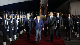 Presiden RI Prabowo Subianto tiba di Bandara Fuerza Aérea del Perú dan disambut dengan upacara kehormatan yang meriah, Rabu (13/11) malam pukul 22:00 waktu setempat atau pukul 10:00 WIB Jakarta.