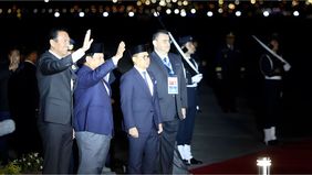 Presiden Republik Indonesia, Prabowo Subianto, menerima penghargaan bergengsi Grand Collar de la Orden El Sol del Peru dari Presiden Peru, Dina Boluarte.