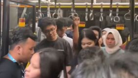 Transjakarta menjadi salah satu moda transportasi andalan yang membantu warga Jakarta menghindari kemacetan.