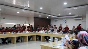 Kasus kaburnya tujuh tahanan dari Rumah Tahanan (Rutan) Kelas I Salemba, Jakarta Pusat, menjadi sorotan. Untuk menangani masalah ini, Direktorat Jenderal Pemasyarakatan (Ditjen PAS) bersama Komisi XIII DPR RI sepakat membentuk Panitia Kerja (Panja).