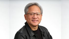 Jensen Huang, CEO Nvidia dan salah satu orang terkaya di dunia, baru-baru ini terlihat menikmati momen santai di Jakarta.