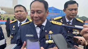 Wakil Menteri Perhubungan, Suntana, mengungkapkan bahwa pembahasan mengenai perubahan fungsi Bandara Ibu Kota Nusantara (IKN) di Kalimantan Timur menjadi bandara komersial belum dilakukan. Salah satu hal yang perlu dibahas adalah revisi Peraturan Pre