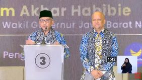 Calon Gubernur Jawa Barat, Ahmad Syaikhu, menyoroti isu tingginya angka perceraian saat menyampaikan visi dan misinya dalam debat kedua Pilgub Jawa Barat di Cirebon pada Sabtu, 16 November 2024. 