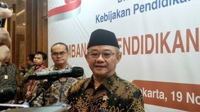 Menteri Pendidikan Dasar dan Menengah (Mendikdasmen), Abdul Mu'ti, mengimbau para guru dan tenaga pendidik untuk menggunakan hak pilih mereka dalam pemilihan kepala daerah (Pilkada) 2024, serta menghindari mempolitisasi profesi mereka.