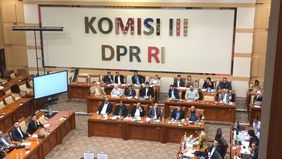 Komisi III DPR RI telah menetapkan lima anggota Dewan Pengawas (Dewas) Komisi Pemberantasan Korupsi (KPK) periode 2024-2029.