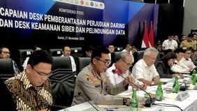 Kepala Bareskrim Polri, Komjen Pol. Wahyu Widada, mengungkapkan hasil kerja Desk Pemberantasan Judi Online periode 5-20 November 2024, yang berhasil mengungkap 619 kasus dan menetapkan 734 tersangka, termasuk seorang WNA asal Filipina.