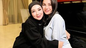 Nikita Mirzani merasa dibohongi oleh Shella Saukia, karena dituding menjadi donatur Isa Zega umrah dan ikut andil dalam penistaan agama.