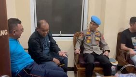 Wakil Ketua Komisi III DPR RI Ahmad Sahroni, ikut menyoroti peristiwa Kabag Ops Polres Solok Selatan, AKP Dadang Iskandar yang menembak mati Kasat Reskrim Polres Solok Selatan, AKP Ulil Ryanto Anshari.