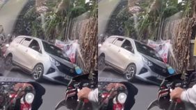 Kemacetan cukup parah melanda kawasan Duren Jaya, Bekasi Timur, tepatnya di sekitar Rumah Sakit Siloam Sentosa.