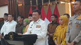 Menteri Koordinator Bidang Politik, Hukum, dan Keamanan (Menko Polkam), Budi Gunawan, memimpin rapat koordinasi penting dengan para petinggi Komisi Pemilihan Umum (KPU).