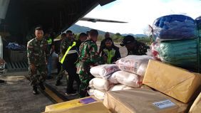 TNI Angkatan Darat kerahkan 169 personel untuk bantu masyarakat terdampak erupsi Gunung Lewotobi di Flores Timur.