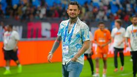 Diego Michiels mencuri perhatian publik bukan hanya karena prestasi sepak bola, tetapi juga komentar kontroversial dan kehidupan pribadinya yang bahagia.