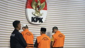 Penyidik Komisi Pemberantasan Korupsi (KPK) menyatakan bahwa Gubernur Bengkulu, Rohidin Mersyah (RM), diduga melakukan pemerasan terhadap bawahannya dan menerima gratifikasi untuk membiayai pencalonan kembali dirinya sebagai gubernur dalam Pilkada.