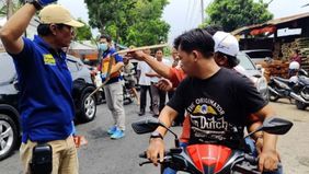 Polrestabes Semarang menggelar pra-rekonstruksi terkait kasus penembakan yang diduga mengakibatkan tewasnya GRO, seorang siswa SMKN 4 Semarang, di sekitar wilayah Manyaran hingga Ngaliyan pada Selasa, 26 November 2024.