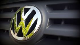 Volkswagen Berencana Memangkas Upah Sebesar 10 Persen.
