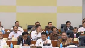 Badan Anggaran DPR RI mengadakan rapat kerja dengan tujuh menteri koordinator Kabinet Merah Putih di Kompleks Parlemen, Jakarta, hari ini Senin, 2 Desember 2024