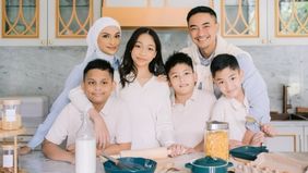 Jelang hari bahagia Putri Zulkifli Hasan dan Zumi Zola Pamer foto prewedding bersama anak-anak mereka.