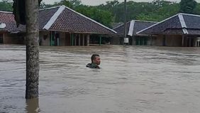 Bencana banjir dan longsor yang melanda Cianjur Selatan menghambat akses dan penanganan cepat bencana, namun upaya mitigasi terus dilakukan.