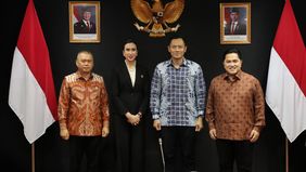 Agus Harimurti Yudhoyono (Menko AHY), Menteri Koordinator Bidang Infrastruktur dan Pembangunan Kewilayahan, memimpin rapat koordinasi pada Selasa, 3 Desember 2024.