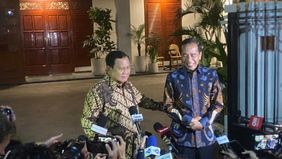 Sekjen Paratai Gerindra, Ahmad Muzani menanggapi spekulasi mengenai kemungkinan Mantan Presiden ke-7 Indonesia, Joko Widodo  (Jokowi) bergabung dengan Partai Gerindra. 