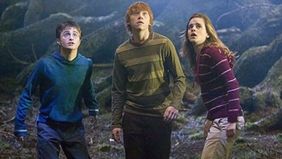 Warner Bros Studios Leavesden akan segera mengadakan audisi untuk 32.000 aktor dan aktris yang telah mengirimkan rekaman audisi mereka untuk peran utama sebagai Harry, Hermione, dan Ron dalam serial televisi HBO yang akan datang, Harry Potter.