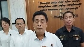 Satuan Reserse Kriminal Polres Metro Jakarta Utara telah menahan seorang pria berinisial SR (52) yang diduga melakukan tindakan pemerkosaan terhadap anak tirinya sejak tahun 2023 pada Rabu, 27 Desember 2024.