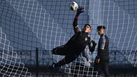 Pelatih timnas Indonesia, Shin Tae-yong, mengungkapkan alasan pemilihannya terhadap Daffa Fasya sebagai penjaga gawang melawan Laos dalam pertandingan kedua ASEAN Cup 2024 di Stadion Manahan, Solo, pada Kamis, 12 Desember 2024.