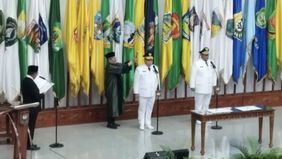 Menteri Dalam Negeri (Mendagri) Tito Karnavian telah melantik Ucok Abdulrauf Damenta sebagai Penjabat (Pj.) Gubernur Banten, menggantikan Al Muktabar yang telah menjabat sejak 2022.