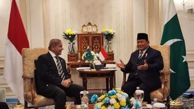 Pada Rabu, 18 Desember 2024, Presiden RI Prabowo Subianto mengadakan pertemuan bilateral dengan Perdana Menteri (PM) Pakistan Shehbaz Sharif di Hotel St Regis New Capital, Kairo, Mesir, sebelum dimulainya Konferensi Tingkat Tinggi (KTT) D-8.