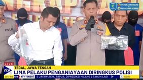 Viral Lima Orang Melakukan Penganiayaan Terhadap Temannya Sendiri Dengan Cara Diikat Menggunakan Rantai Besi.
