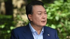 Pada hari Senin, Kepolisian Korea Selatan dilaporkan sedang menyelidiki riwayat ponsel pribadi Yoon Suk Yeol, yang saat ini sedang digantung jabatannya sebagai Presiden, terkait dengan penyelidikan darurat militer yang diumumkan Yoon pada 3 Desember.