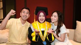 Raffi Ahmad dan Nagita Slavina turut menggelar acara syukuran kelulusan mbak Lala dengan berlibur ke Bali.