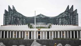 Wakil Menteri PU Diana Kusumastuti mengungkapkan bahwa Presiden Prabowo meminta agar museum atau galeri bertema demokrasi disertakan dalam desain ulang gedung legislatif dan yudikatif di Ibu Kota Nusantara (IKN).