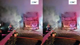 Bbus bernopol AB 7645 AS yang dikemudikan oleh Riyadi (60) warga Kecamatan Tidar Utara Magelang, Kota Magelang, terbakar di ruas tol Cipali. 