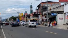 Lalu lintas di kawasan Puncak Bogor saat ini sedang diberlakukan system satu arah menuju Jakarta (dari arah Cianjur menuju Jakarta).